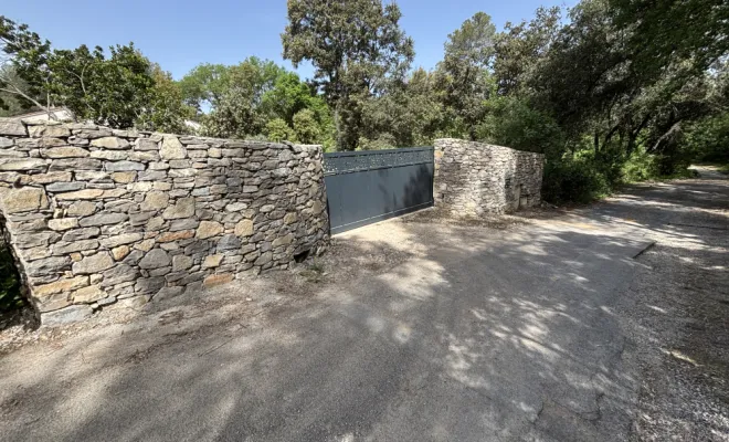 Mur en pierre traditionnelle sur la commune de Saint Clément de Rivière, Saint-Clément-de-Rivière, RJ Aménagements Extérieurs